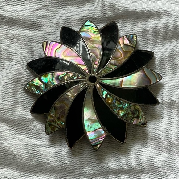 925 Silver, Onyx and Abalone Brooch/Pendant. - Picture 1 of 9